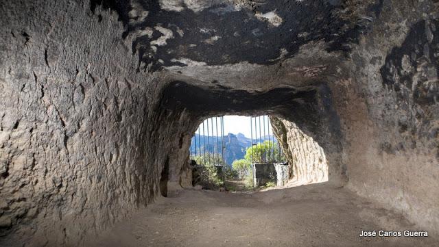 Foto del interior de la Cueva de los Candiles